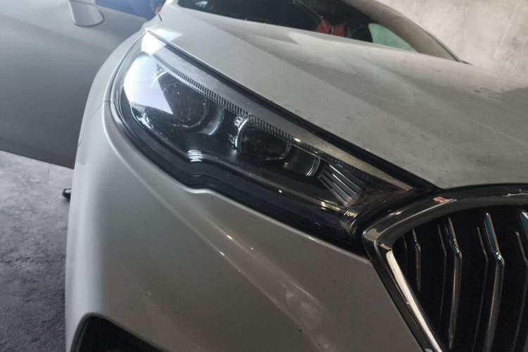 Used Hongqi H5 2018 30TD Smart Connect Dynamic Edition Right Front Headlight