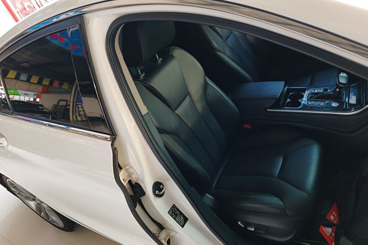 Used Hongqi H5 2018 30TD Smart Connect Dynamic Edition Right Front Seat