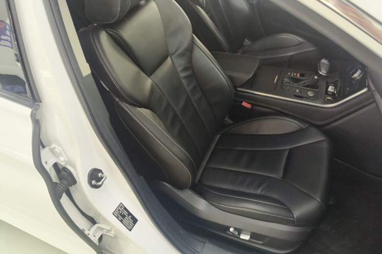 Used Hongqi H5 2018 30TD Smart Connect Dynamic Edition Right Front Seat