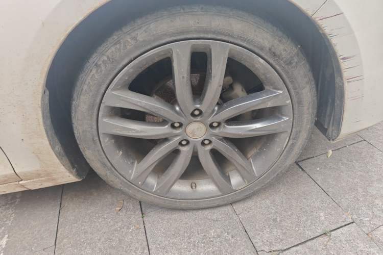 Used Hongqi H5 2018 30TD Smart Connect Dynamic Edition Right Front Wheel Hub