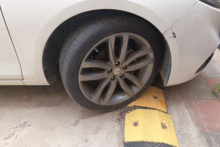 Used Hongqi H5 2018 30TD Smart Connect Dynamic Edition Right Front Wheel Hub