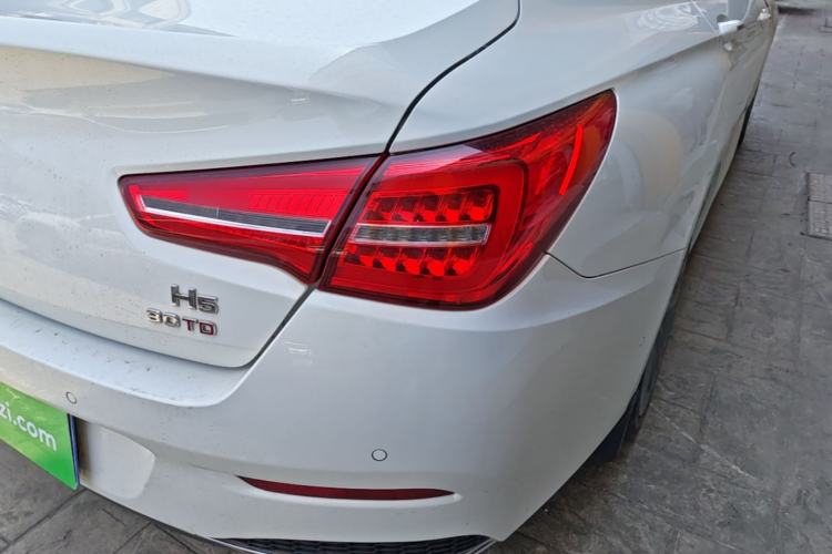 Used Hongqi H5 2018 30TD Smart Connect Dynamic Edition Right Rear Taillight