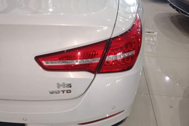Used Hongqi H5 2018 30TD Dynamic Edition Right Rear Taillight