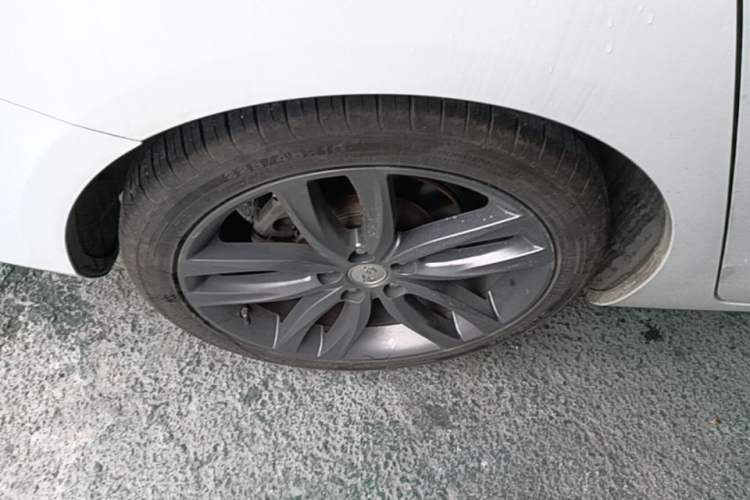 Used Hongqi H5 2018 30TD Smart Connect Dynamic Edition Right Rear Wheel Hub