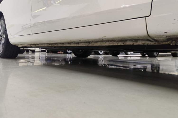 Used Hongqi H5 2018 30TD Smart Connect Dynamic Edition Right Side Sill