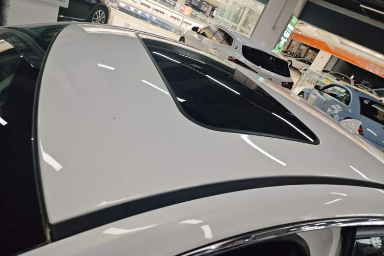 Used Hongqi H5 2018 30TD Dynamic Edition Roof