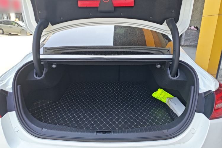 Used Hongqi H5 2018 30TD Smart Connect Dynamic Edition Trunk