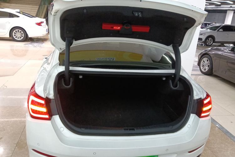 Used Hongqi H5 2018 30TD Smart Connect Dynamic Edition Trunk
