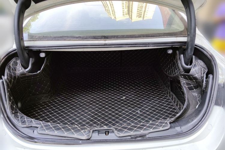 Used Hongqi H5 2018 30TD Dynamic Edition Trunk