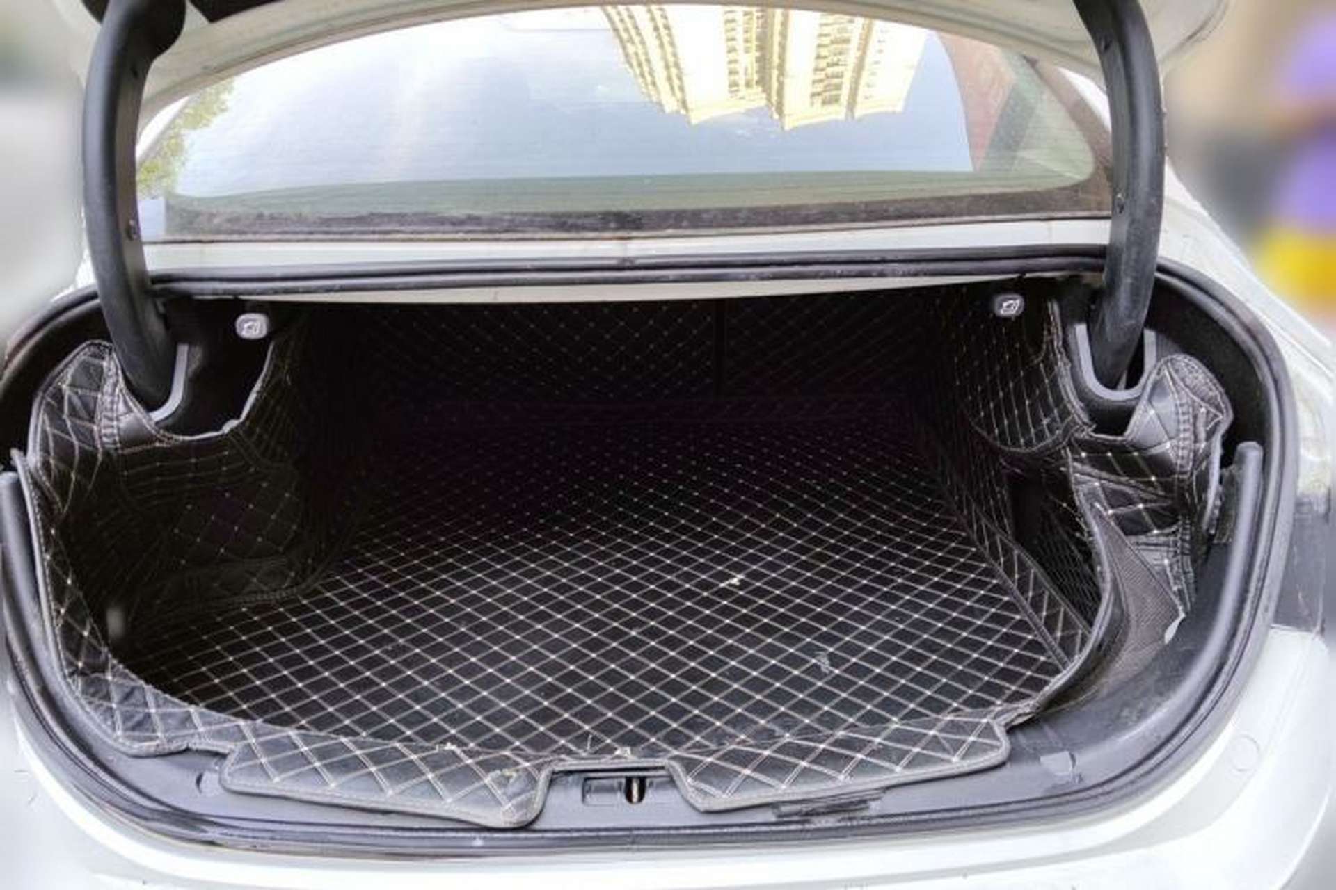 Used Hongqi H5 2018 30TD Dynamic Edition Trunk