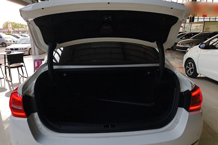 Used Hongqi H5 2018 30TD Smart Connect Dynamic Edition Trunk