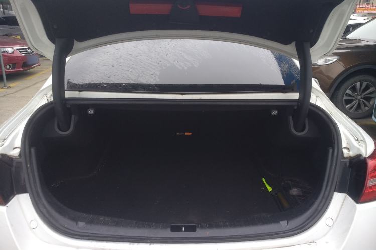 Used Hongqi H5 2018 30TD Smart Connect Dynamic Edition Trunk