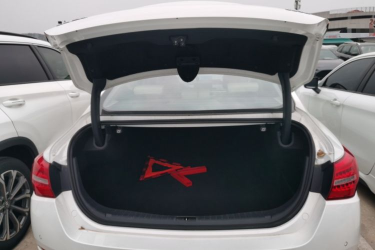 Used Hongqi H5 2018 30TD Smart Connect Dynamic Edition Trunk