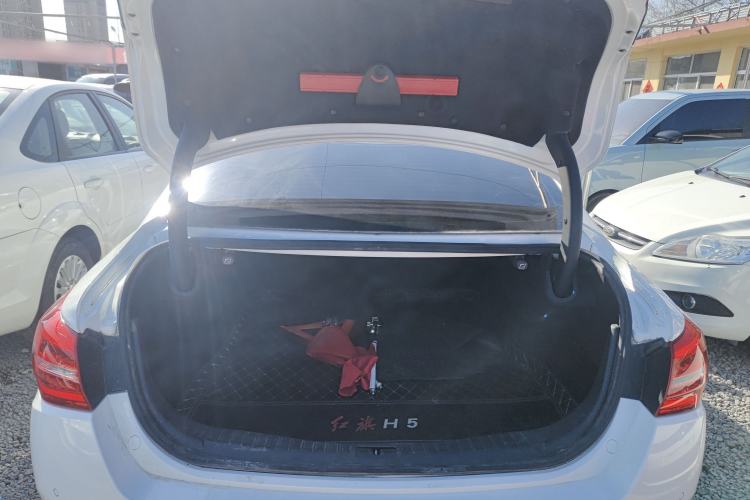 Used Hongqi H5 2018 30TD Dynamic Edition Trunk