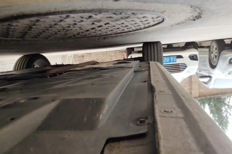 Used Hongqi H5 2018 30TD Smart Connect Dynamic Edition Chassis Front Right