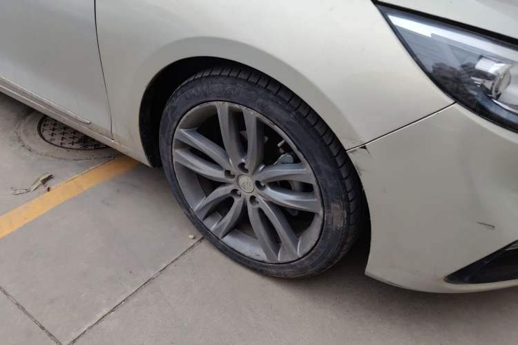 Used Hongqi H5 2018 30TD Smart Connect Dynamic Edition Right Front Wheel Hub