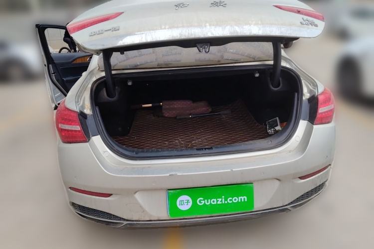Used Hongqi H5 2018 30TD Smart Connect Dynamic Edition Trunk
