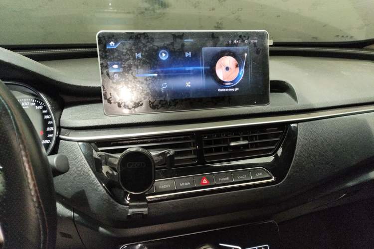 Used Hongqi H5 2019 30TD Smart Connect Dynamic Edition Audio And AC Panel