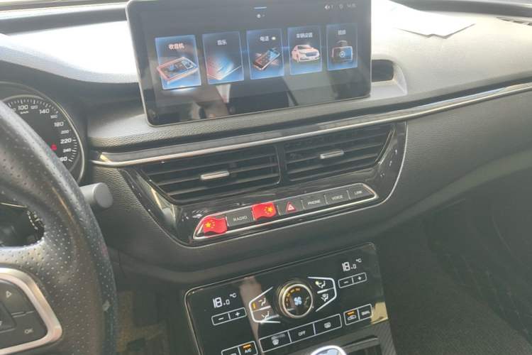 Used Hongqi H5 2019 30TD Dynamic Edition Audio And AC Panel