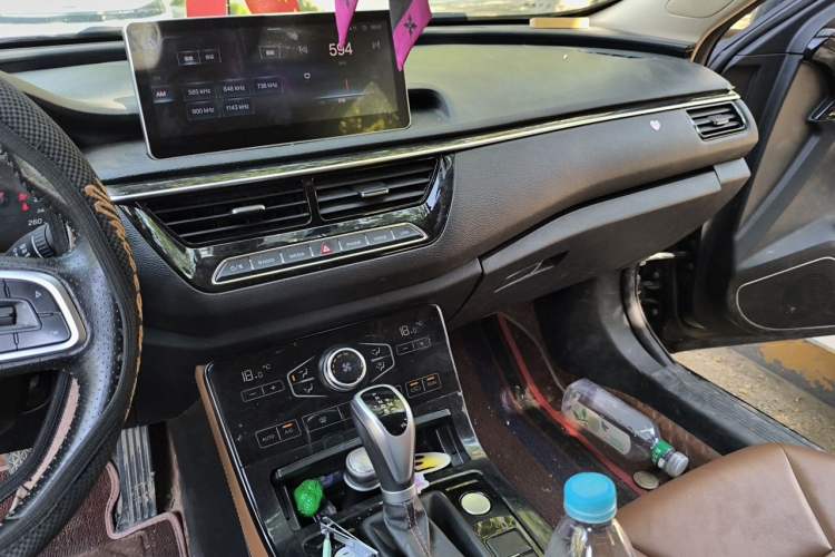 Used Hongqi H5 2019 30TD Dynamic Edition Audio And AC Panel
