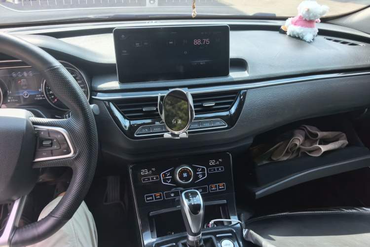 Used Hongqi H5 2019 30TD Dynamic Edition Audio And AC Panel