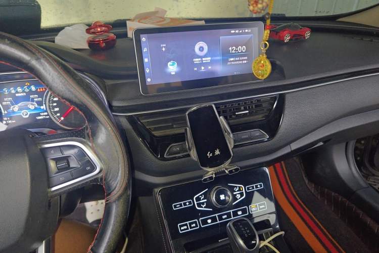 Used Hongqi H5 2019 30TD Smart Connect Dynamic Edition Audio And AC Panel