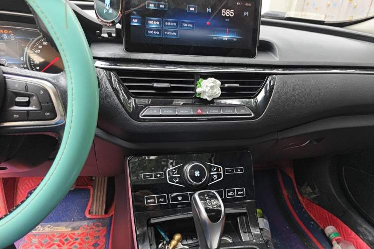 Used Hongqi H5 2019 30TD Dynamic Edition Audio And AC Panel