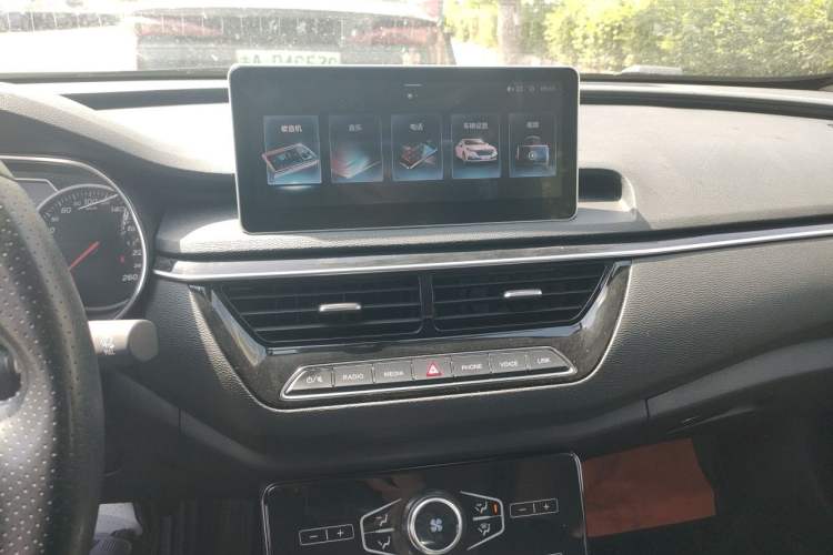 Used Hongqi H5 2019 30TD Dynamic Edition Audio And AC Panel