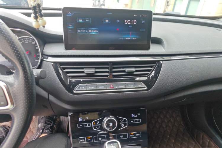 Used Hongqi H5 2019 30TD Dynamic Edition Audio And AC Panel