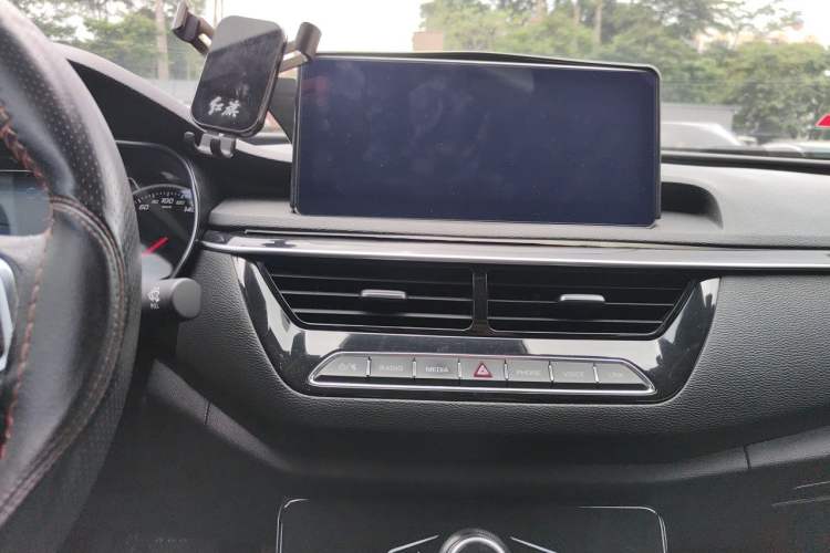Used Hongqi H5 2019 30TD Smart Connect Dynamic Edition Audio And AC Panel