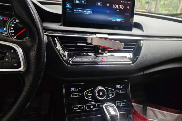 Used Hongqi H5 2019 30TD Dynamic Edition Audio And AC Panel