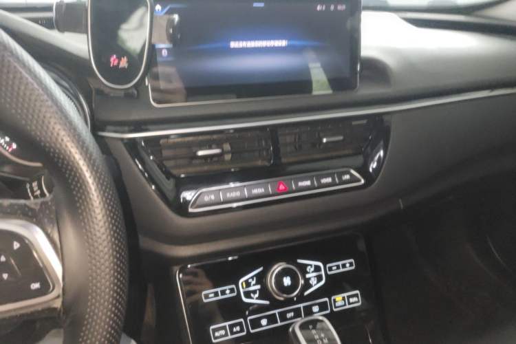 Used Hongqi H5 2019 30TD Dynamic Edition Audio And AC Panel
