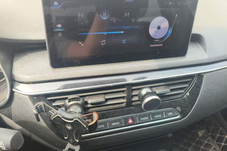 Used Hongqi H5 2019 30TD Dynamic Edition Audio And AC Panel