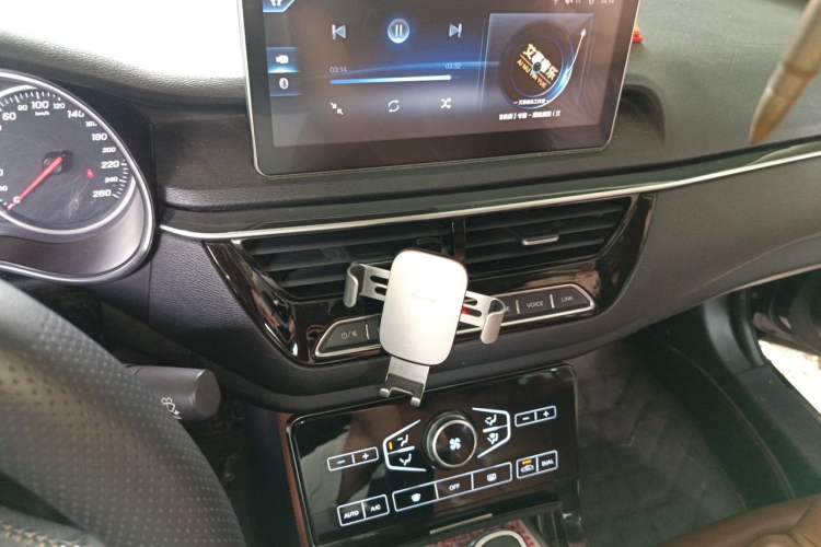 Used Hongqi H5 2019 30TD Dynamic Edition Audio And AC Panel