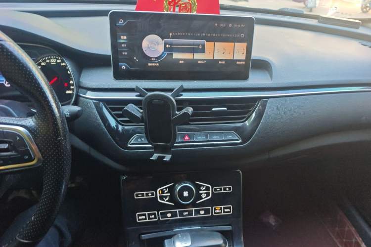 Used Hongqi H5 2019 30TD Dynamic Edition Audio And AC Panel
