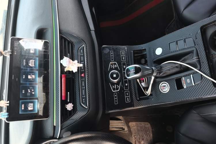 Used Hongqi H5 2019 30TD Dynamic Edition Audio And AC Panel