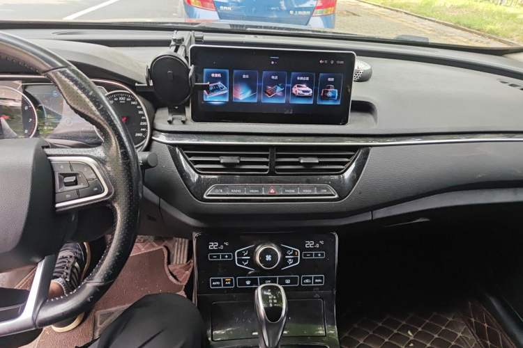 Used Hongqi H5 2019 30TD Dynamic Edition Audio And AC Panel