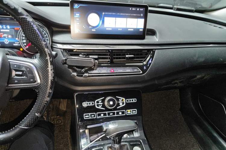 Used Hongqi H5 2019 30TD Smart Connect Dynamic Edition Audio And AC Panel