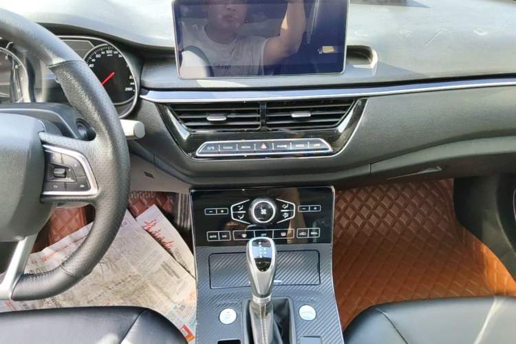 Used Hongqi H5 2019 30TD Dynamic Edition Audio And AC Panel