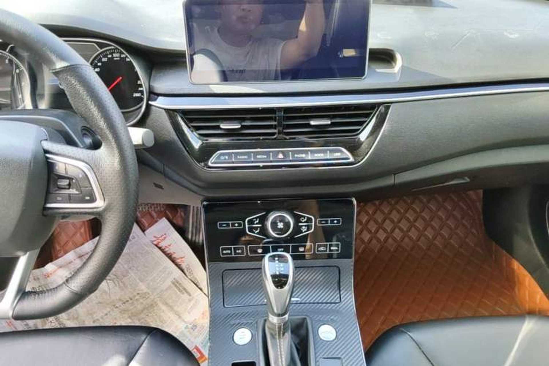 Used Hongqi H5 2019 30TD Dynamic Edition Audio And AC Panel
