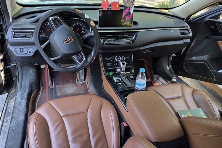 Used Hongqi H5 2019 30TD Dynamic Edition Center Console