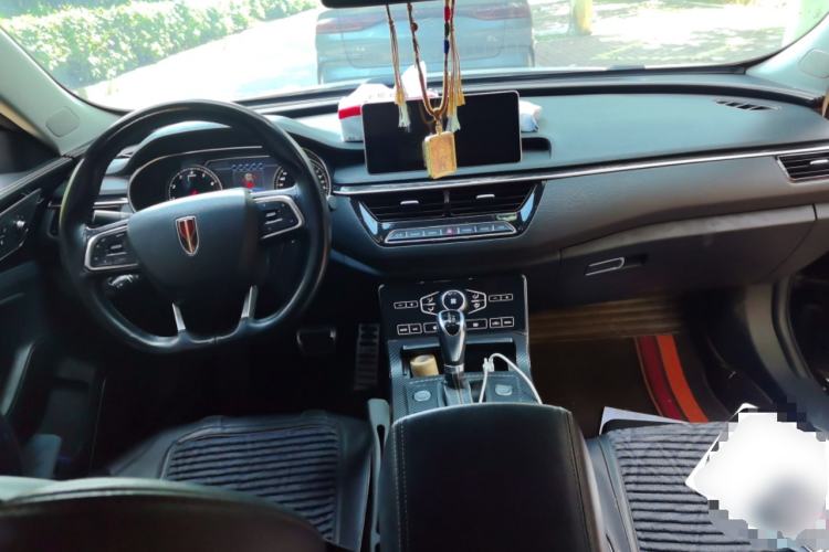 Used Hongqi H5 2019 30TD Dynamic Edition Center Console