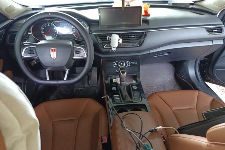 Used Hongqi H5 2019 30TD Dynamic Edition Center Console