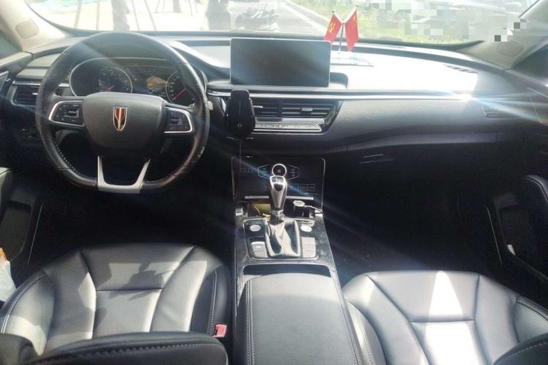 Used Hongqi H5 2019 30TD Dynamic Edition Center Console