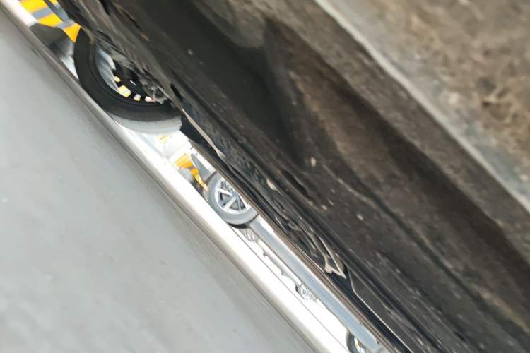 Used Hongqi H5 2019 30TD Smart Connect Dynamic Edition Chassis Front Left
