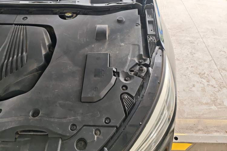 Used Hongqi H5 2019 30TD Smart Connect Dynamic Edition Engine Bay Left