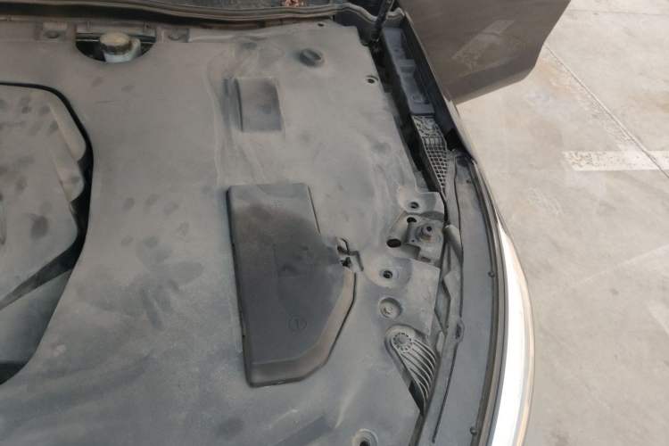 Used Hongqi H5 2019 30TD Smart Connect Dynamic Edition Engine Bay Left