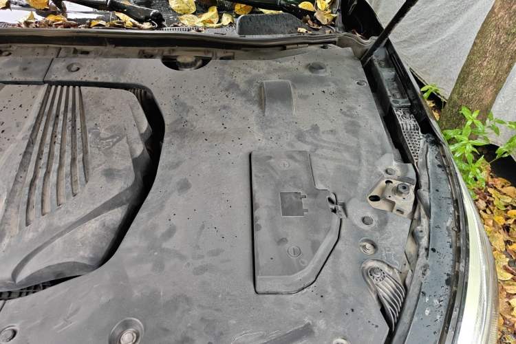 Used Hongqi H5 2019 30TD Dynamic Edition Engine Bay Left