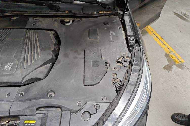 Used Hongqi H5 2019 30TD Smart Connect Dynamic Edition Engine Bay Left