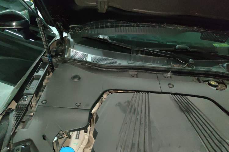 Used Hongqi H5 2019 30TD Dynamic Edition Engine Bay Right
